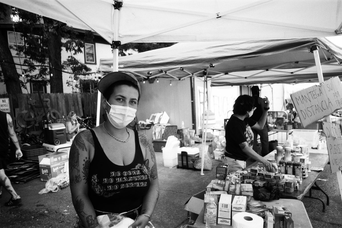 Setting up food distribution at the Phillips Free Store. (Photo credit: Brybry)